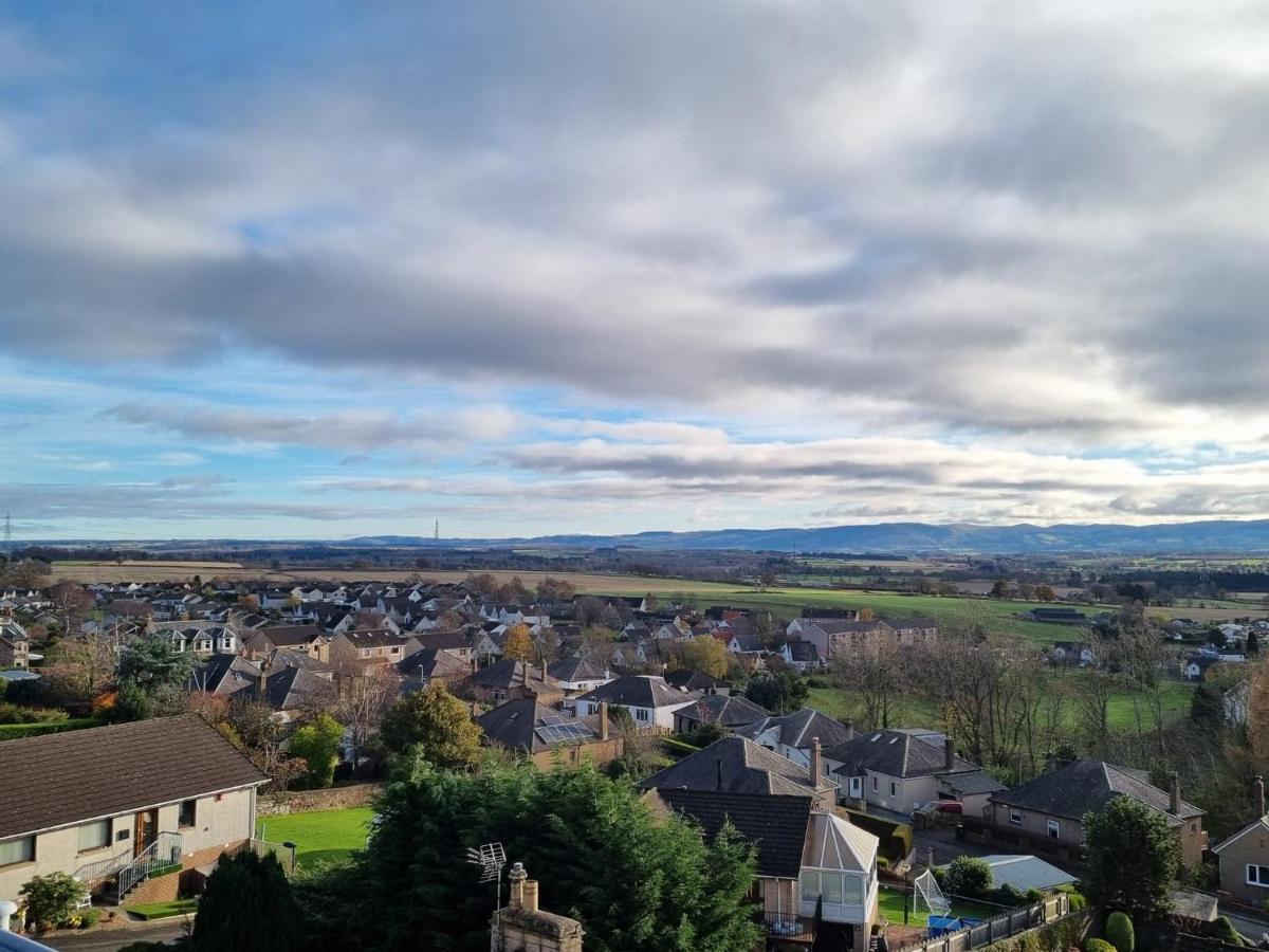 The Tower Gastro Pub & Apartments Crieff Bagian luar foto