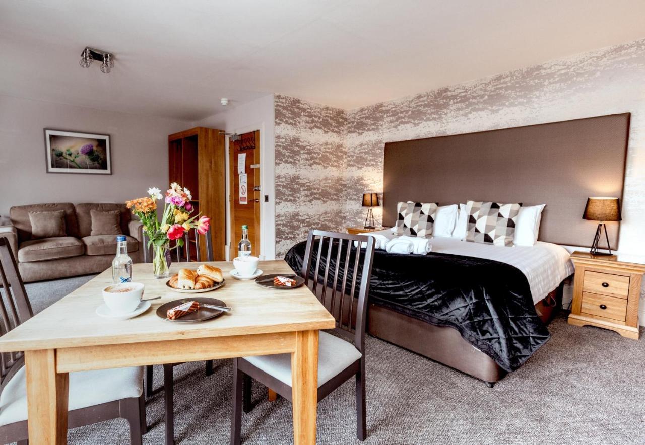 The Tower Gastro Pub & Apartments Crieff Bagian luar foto