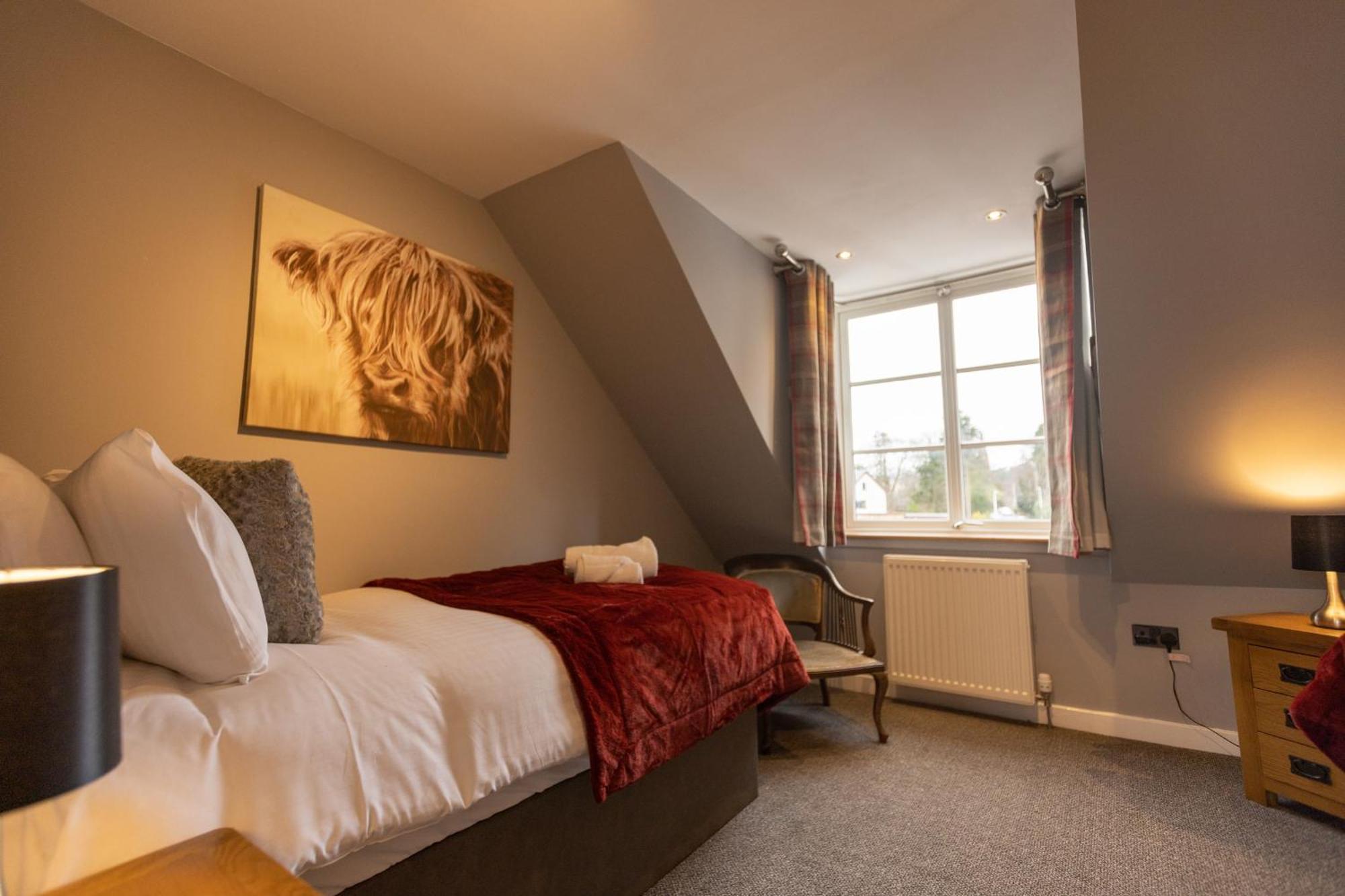 The Tower Gastro Pub & Apartments Crieff Bagian luar foto
