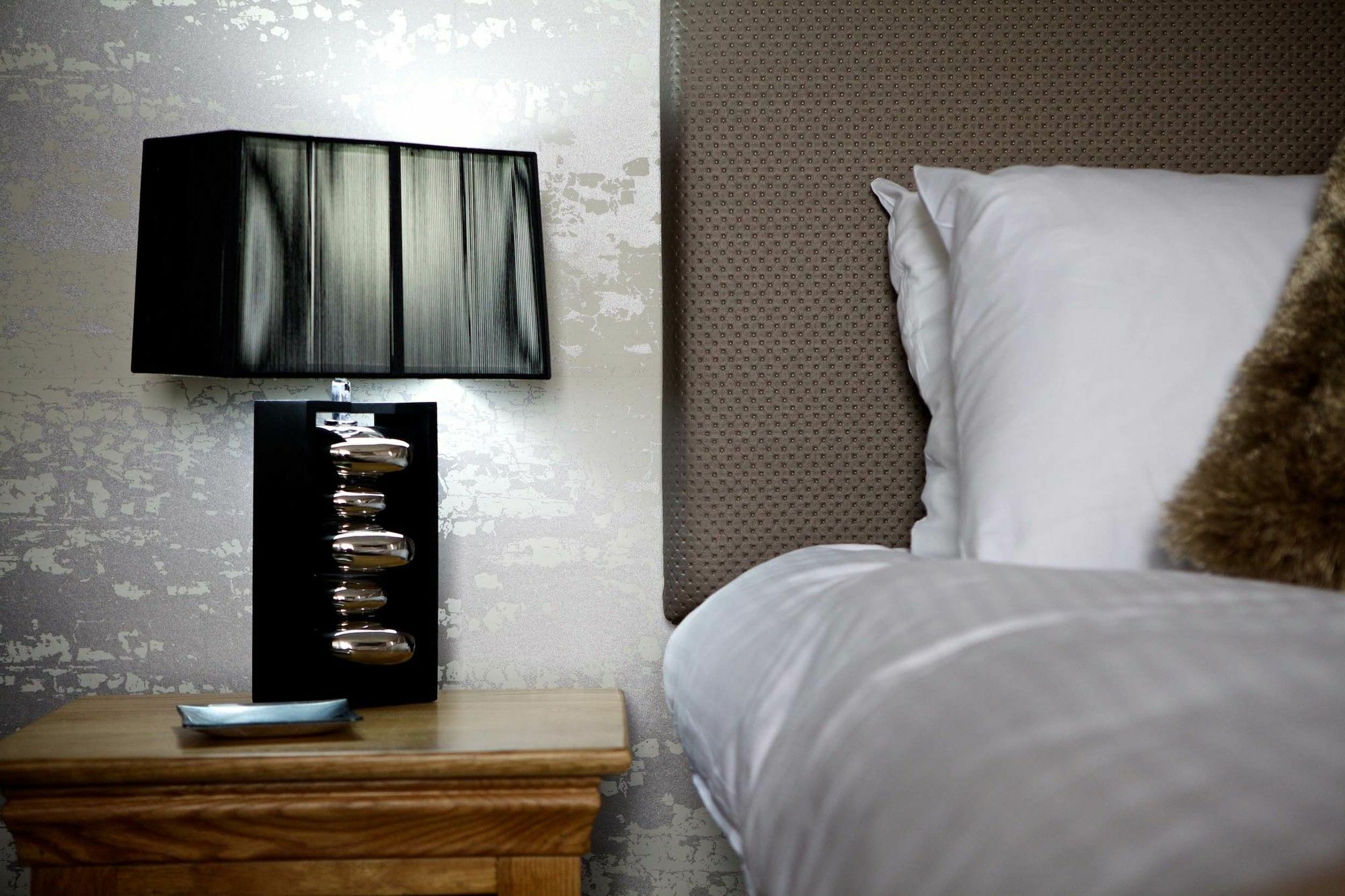The Tower Gastro Pub & Apartments Crieff Bagian luar foto